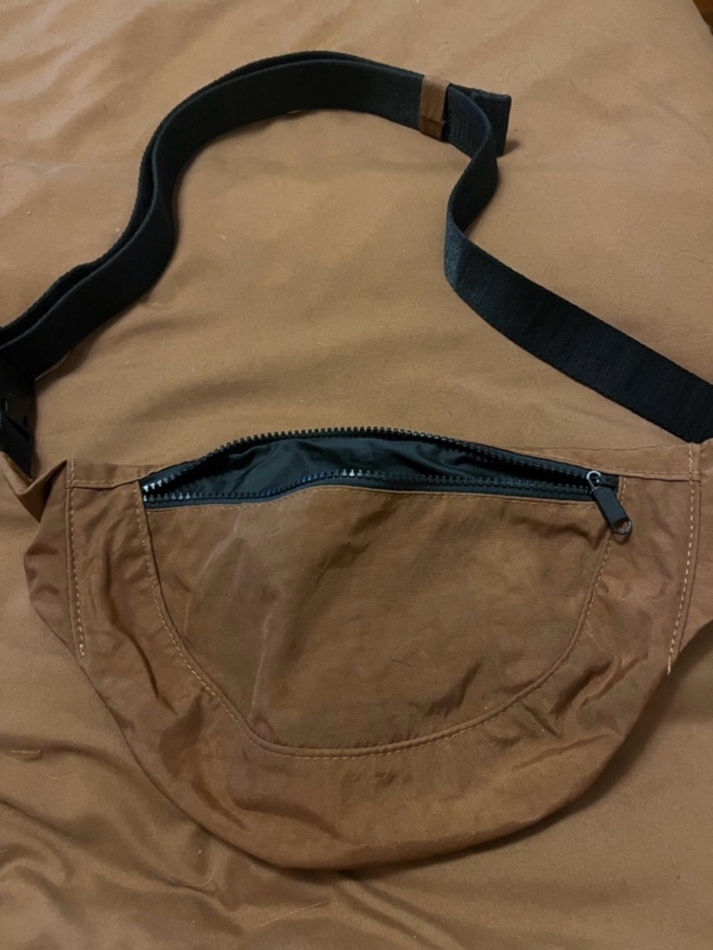 2 Baggu Bags- Women’s Soft Shoulder Bag in Light Tan and Brown Fanny Pack - Picture 5 of 7